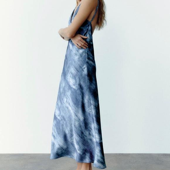 BNWT PRINTED SATIN EFFECT SLIP DRESS XS - Picture 1 of 6